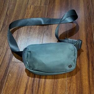 Lululemon Belt Bag Green